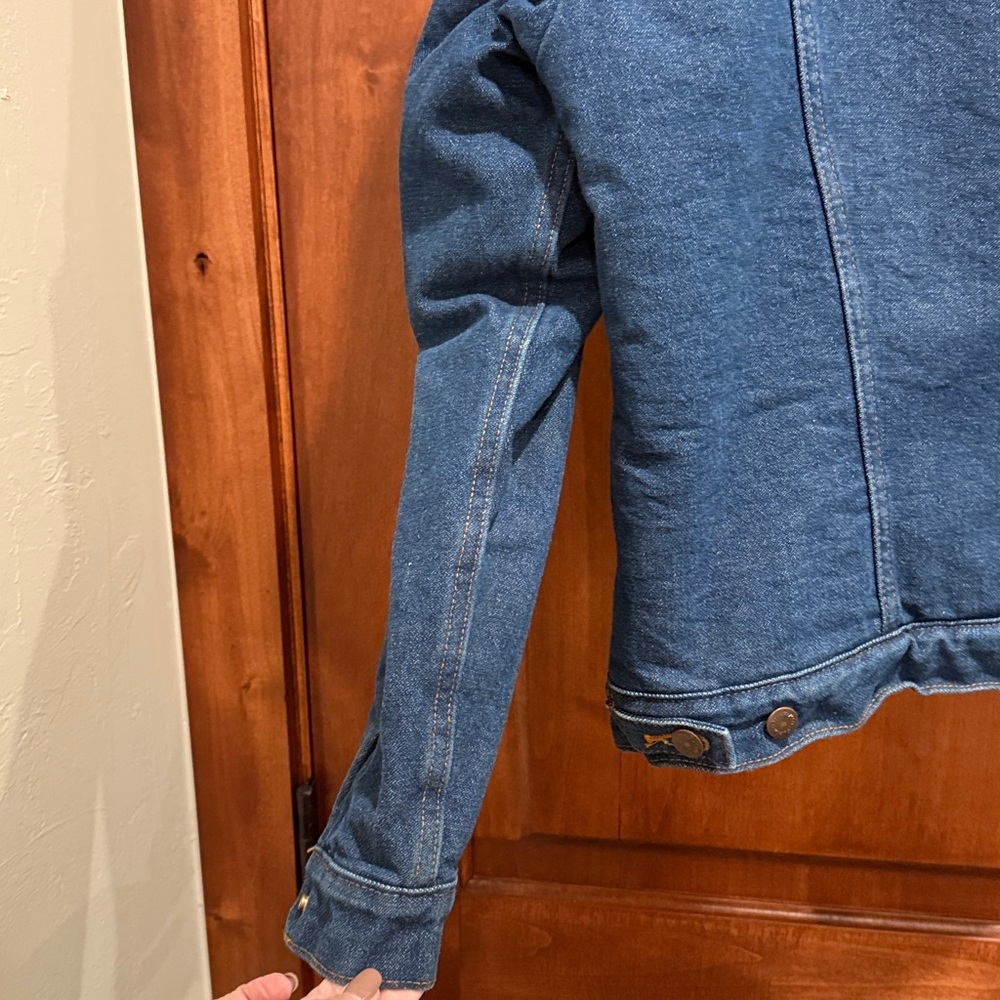 Wrangler Blue Denim Jacket with White Sherpa Collar - Picture 6 of 6